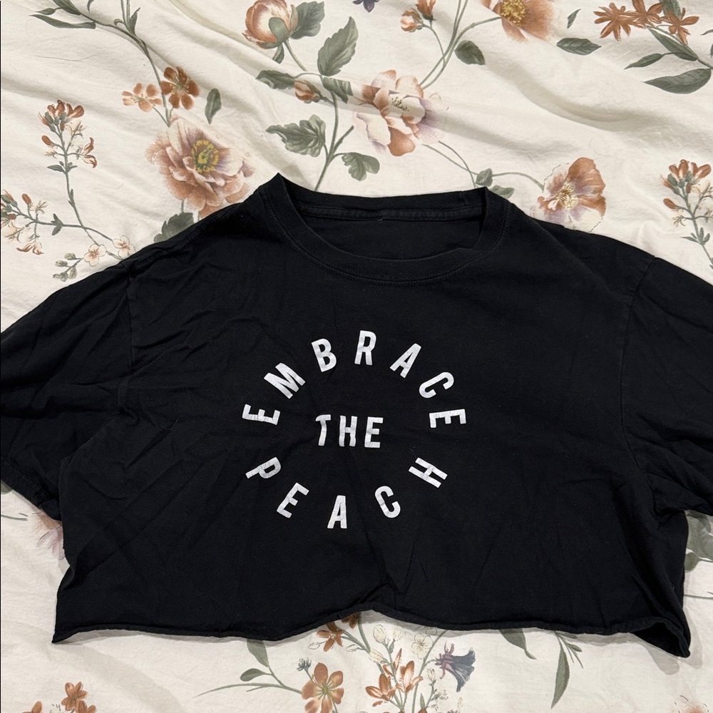 Source Unknown Black Crop Top with White Print